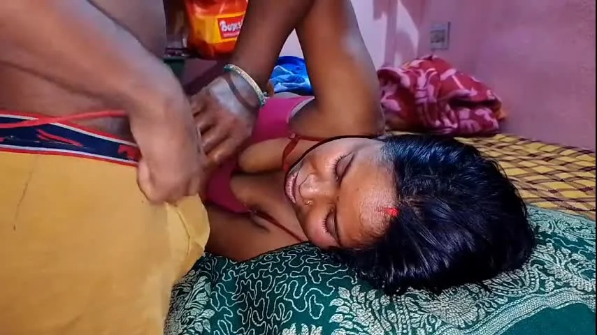 Indian mami left bohat raat ko chod bohat maza aaya