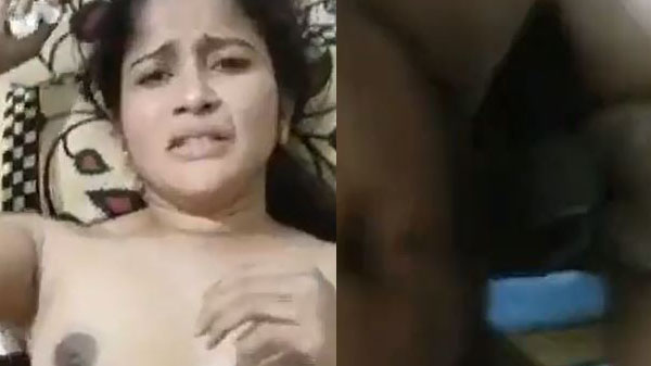 Gori desi girl hard chudai karwati hui apni