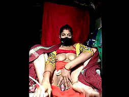 Desi Babe Showing Boobs & Fingering