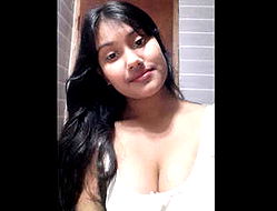 Hot Gf show boobs small clips 4merged