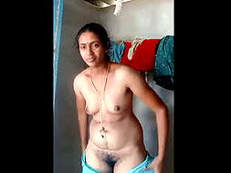 Telugu aunty hot body show 1