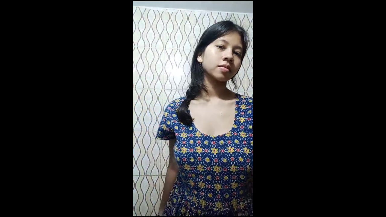 sexy Bengali GF stripping big boobs showcasing