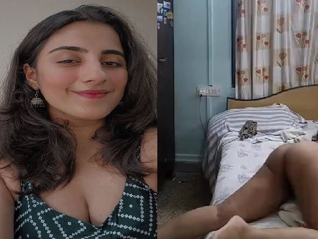 Cute girlfriend round ass showing viral xxx MMS