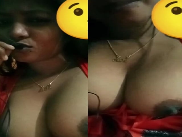 Sexiest boobs horny bhabhi on viral video call with lover