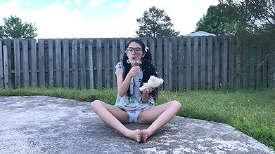 kmilkandHoney Honeys Outdoor Omorashi Playtime